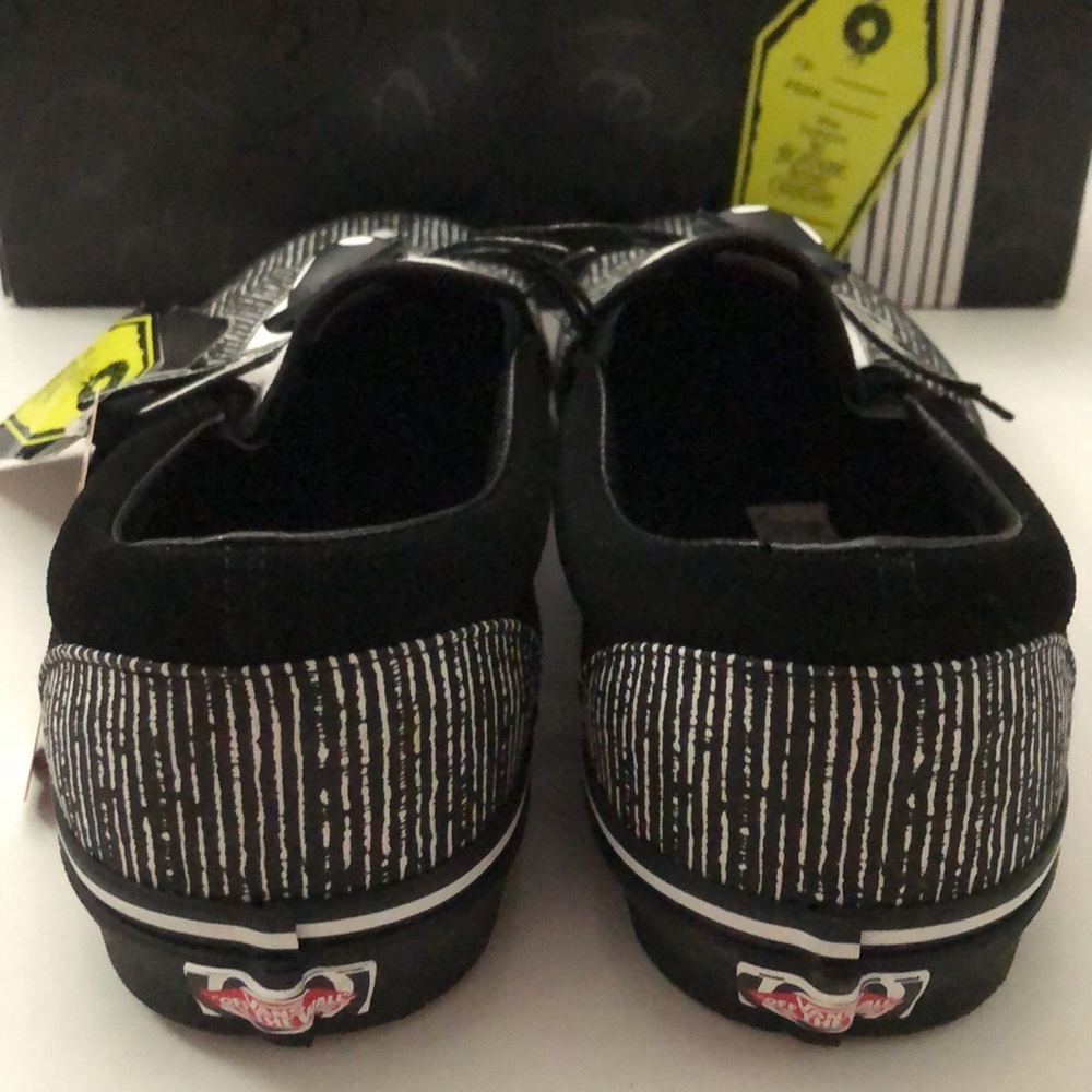 NEW Jack Skellington vans the night before Christmas - Picture 3 of 12